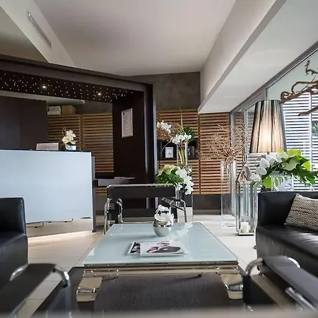 Hotel Royal - Luxury Hotel, Residence, & Antibes