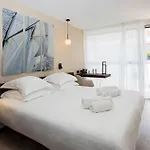 Royal - Luxury Hotel, Residence, & מלון 4*