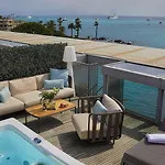 מלון Royal - Luxury Hotel, Residence, &