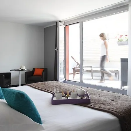 Royal - Luxury Hotel, Residence, & Hotell 4*