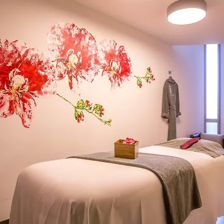 Royal - Luxury Hotel, Residence, & 4*