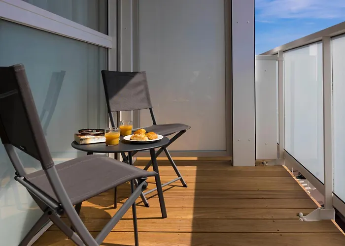 ロイヤル ラグジュアリー レジデンス ビーチ ＆ スパ 4*