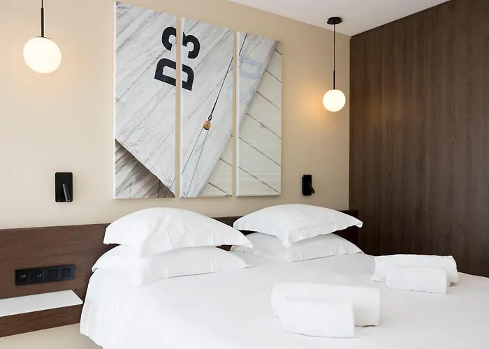 ロイヤル ラグジュアリー レジデンス ビーチ ＆ スパ 4* アンティーブ