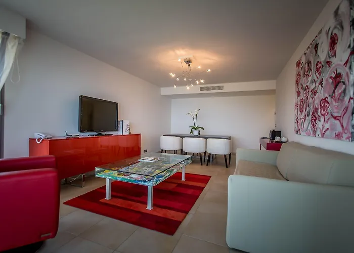 ロイヤル ラグジュアリー レジデンス ビーチ ＆ スパ アンティーブ