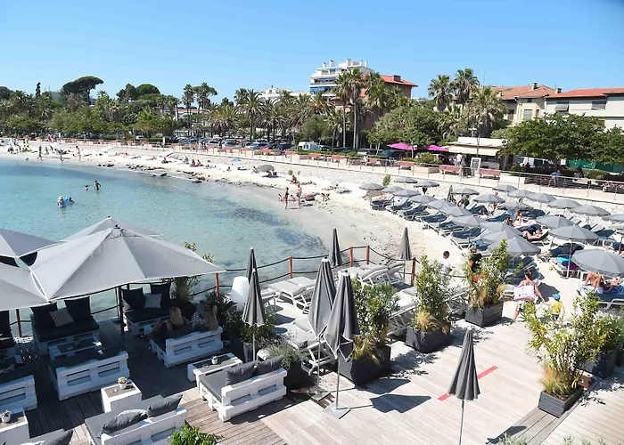 ホテル ロイヤル ラグジュアリー レジデンス ビーチ ＆ スパ 4*