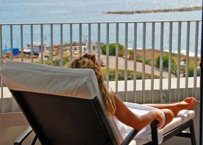 ロイヤル ラグジュアリー レジデンス ビーチ ＆ スパ ホテル